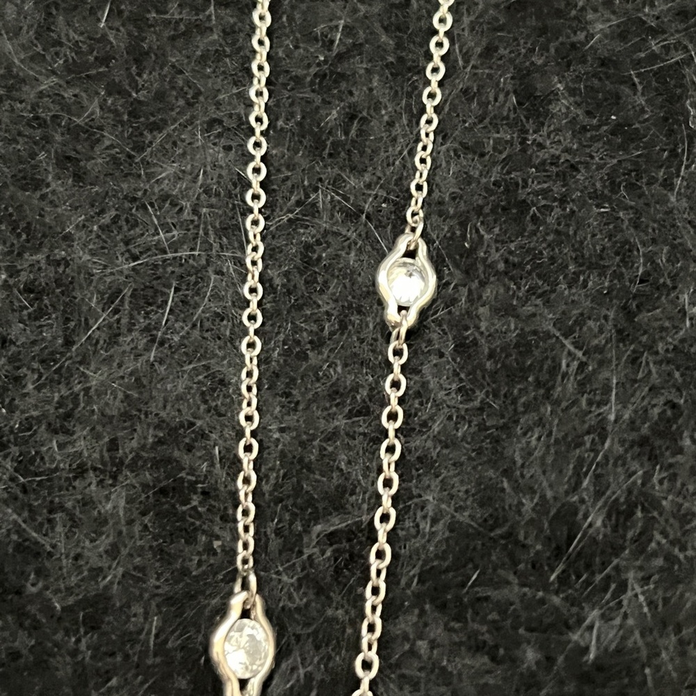 ✝️✝️✝️✝️Sparkling Silver-Tone Cross Pendant Necklace - Crystal Accent - Picture 5 of 8